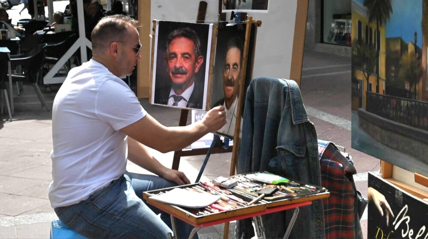 Clase presencial de pintura en Algeciras